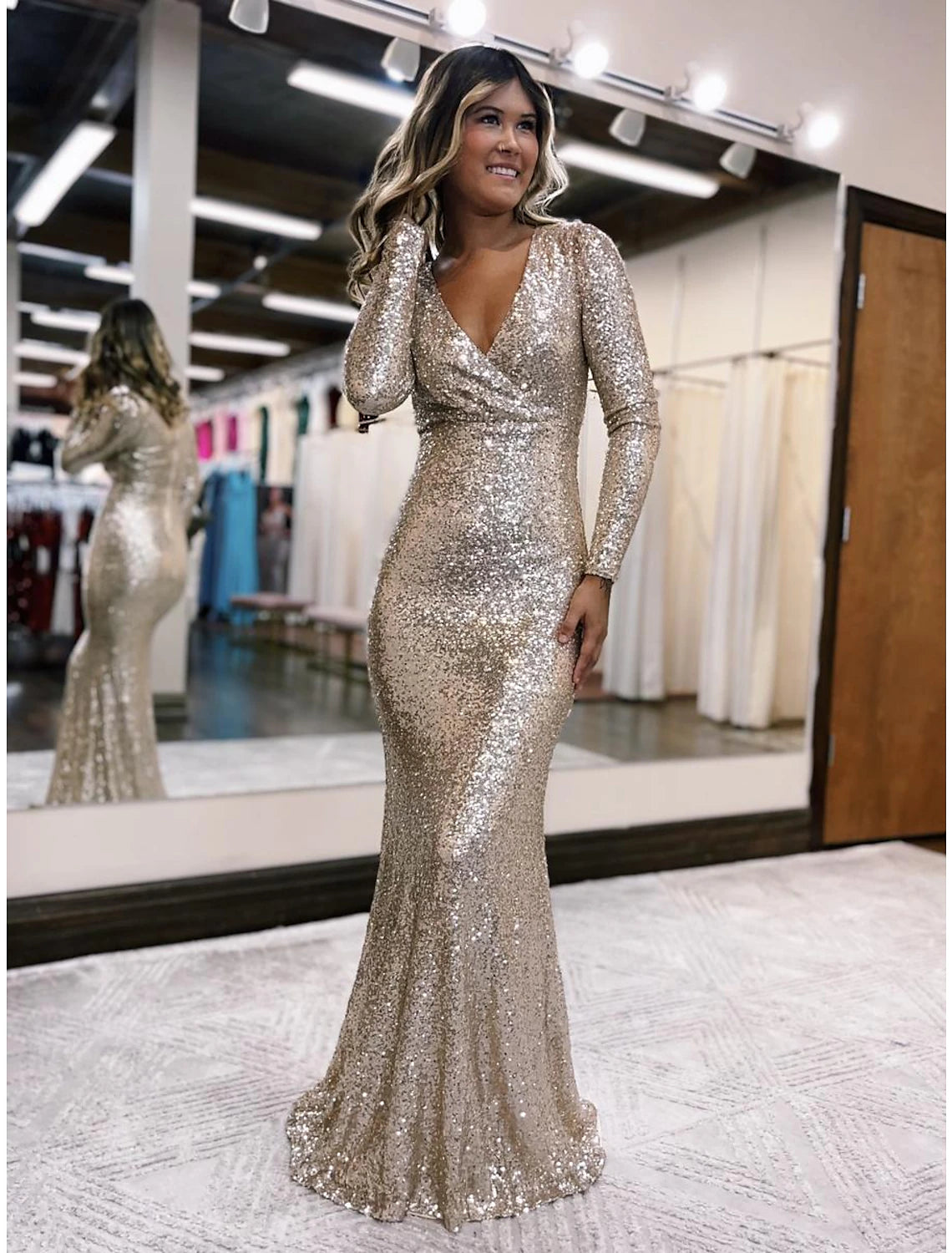 Mermaid / Trumpet Evening Gown Sparkle & Shine Dress Formal Prom Floor Length Long Sleeve V Neck Sequined with Sequin